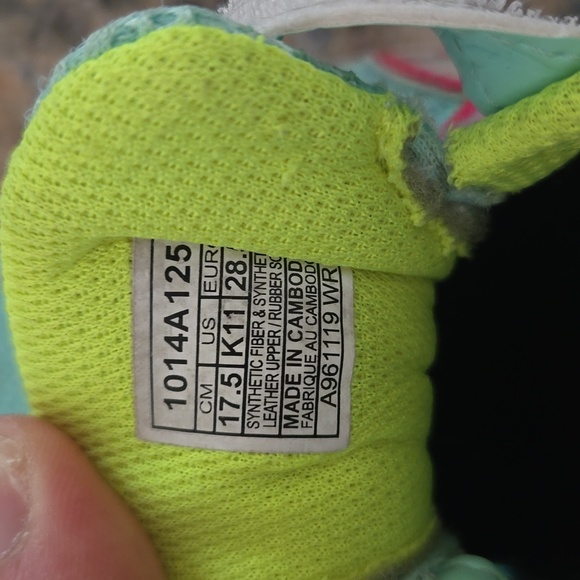 Asics Shoes - Size 11 - Picture 6 of 6